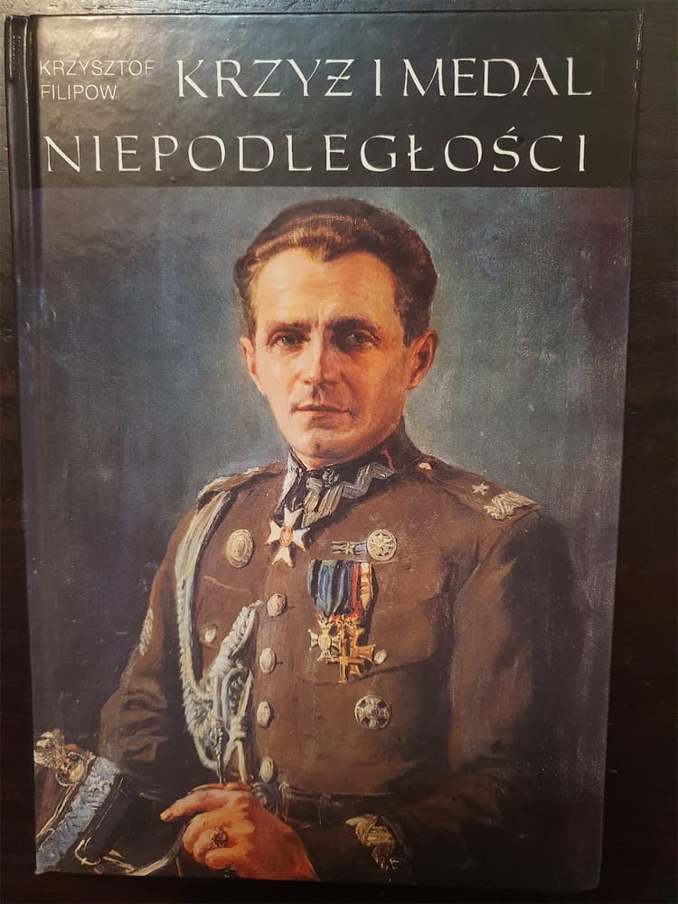 Okładka książki Krzyż i Medal Niepodległości