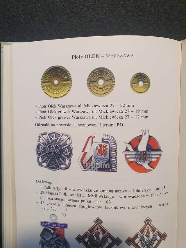 przykładowa strona z książki Odznaki Wojska Polskiego 1934-2003